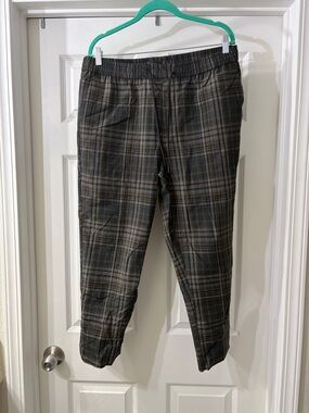 New Look Men's Plaid Jogger Pants Gray Brown